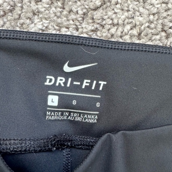 Nike Dri-Fit - Picture 2 of 2